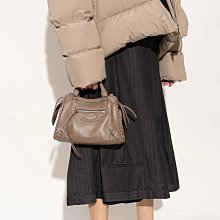 【大折扣預購】24春夏正品BALENCIAGA Balenciaga Neo Classic City XS 咖啡色 皮革機車包765351 價格比較,價格查詢,歷史價格詳細信息