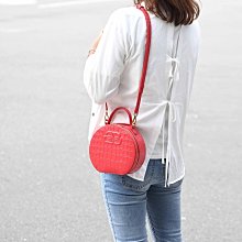 【茱麗葉精品】全新精品 BALENCIAGA 巴黎世家 專櫃商品 644482 NEO CLASSIC 鉚釘釦飾牛皮拉鍊斜背包/手拿包.黑 現貨 歷史價格詳細信息