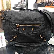 BALENCIAGA 巴黎世家 玫瑰粉紅色  羊皮 肩背包機車包 手提包，莓果桃色，size43 cm容量大，商品反映在價格 歷史價格詳細信息