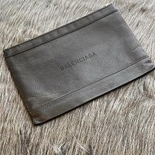 二手 Balenciaga B. Logo黑色菱格紋皮革相機包 歷史價格詳細信息