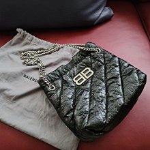 crush垃圾袋大號金屬黑銀色 我感覺這只包完全能代錶他們家的風格 時髦！隨性！叛逆！不羈！任性！ 歷史價格詳細信息