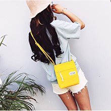 手機包 韓版 黑白棋盤格包包 女包  潮 高級感 百搭ins 單肩包 斜背包女 復古斜背包 小方包 歷史價格詳細信息