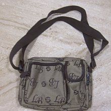 【堆堆樂】╭☆全新現貨++金屬鎖扣手提單肩包 手拿包 小物包 側背包 肩背包 小方包 歷史價格詳細信息