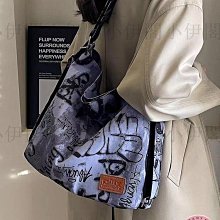 小伊閣=新款大容量針織托特拎包外出通勤水桶時尚時裝款= 側包/肩包/手提包/水桶包/斜背包/手機包 歷史價格詳細信息