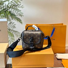 『瑤瑤代購』L家 小方包 最新款 頂級貨 原單大牌 時尚百搭經典腰包丹寧牛仔駱駝包單肩斜挎包42HJ636 歷史價格詳細信息