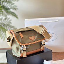 『瑤瑤代購』PRADA手提包 頂級貨 原單大牌 時尚百搭出街必備尼龍腋下包麻將包單肩斜挎包47HJ36 歷史價格詳細信息