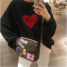 Louis Vuitton Pochette Métis 帆布印花S型扣鎖手提斜背包(焦糖x卡其棕) 歷史價格詳細信息