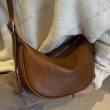 2023秋冬新款時尚百搭橫款小手提包保齡球包小包包復古枕頭包女包 歷史價格詳細信息