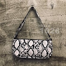 +1026+歐美動物壓紋類真牛皮 鏤空小豬鼻鏈條 手拿包手提側肩背包 鱷魚紋皮質小方包 銀色金屬鍊帶hobo包 腋下扁包 歷史價格詳細信息