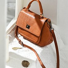 〖精品皮具〗0416 GAK 2022原創新款手工頭層軟牛皮多隔層迷你雙肩背包復古植鞣皮女包包 歷史價格詳細信息