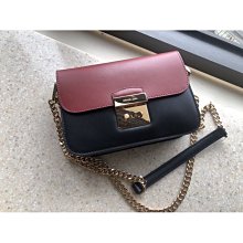 【 MK MICHAEL KORS 鉚釘 蝙蝠包 】時尚女款 手提包側肩包。新品現貨特價出清。美國 拉斯維加斯購得。 歷史價格詳細信息