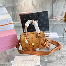 Jisoo代購 牛仔佈高端品質女式斜挎包 翻蓋時尚新款單肩包 百搭經典發財包 歷史價格詳細信息