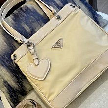 代購  Prada 普拉達 黑色褶皺全皮woc鏈條包 單肩斜挎包 歷史價格詳細信息