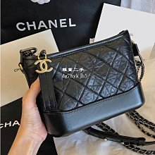【CHANEL 香奈兒】經典黑色荔枝皮C LOGO金釦護照夾/證件套 歷史價格詳細信息