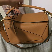 【LOEWE 羅威】PUZZLE 小號 棕色 經典小牛皮 拼圖手提包 側背包 斜背包 相機包 歷史價格詳細信息
