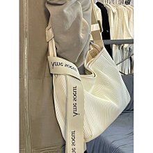 ??現貨?大容量百搭通勤等肩包 郵差包 斜背包 蠟筆小新斜背包 書包 背包 等肩包 學生 大容量 百搭 通勤 造型 帆布包-惠誠小屋 歷史價格詳細信息