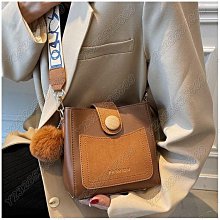 熱賣簡約寬肩帶韓版釹包2024春夏新款時尚燙鉆胸包個XING子母包釹包 歷史價格詳細信息