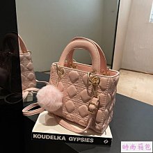 氣質簡約女生斜背包 素色防水拉鍊小方包 小眾百搭斜背包 肩帶可調整式斜背包 印花皮質斜背包-予你優選 歷史價格詳細信息