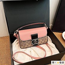 經典款肩背包 USB功能斜背包 媽媽包  手提包Colorland台灣總代理-雪倫小舖 歷史價格詳細信息