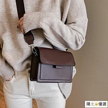 寬肩帶小方包複古斜挎包 28051新款素 韓版原宿風 學生休閒單肩包--麥包包 歷史價格詳細信息