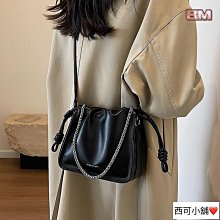 包包女 側背包 小方包 時尚百搭可愛毛毛絨單肩斜挎小包包女2024新款網紅學生鏈條潮韓版-潮流前線 歷史價格詳細信息