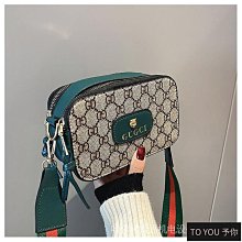 潮流撞色小方包2024春夏新款個性寬帶斜挎包女簡約時尚相機包 歷史價格詳細信息