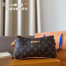 『瑤瑤代購』L家 小方包 最新款 頂級貨 原單大牌 時尚百搭經典腰包丹寧牛仔駱駝包單肩斜挎包42HJ636 歷史價格詳細信息