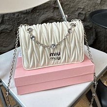 『瑤瑤代購』Miumiu小方包 最新款 頂級貨 原單大牌 時尚百搭Hobo腋下包真皮麻將包單肩斜挎包潮包42HJ441 歷史價格詳細信息