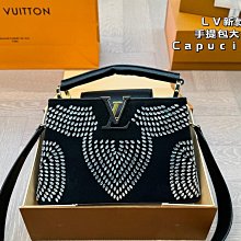 新款上架L馿大號飛機盒 carryall 新款購物袋尺寸：大號38 32 明星大牌同款包包家 歷史價格詳細信息