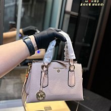 新款上架MK包（折疊禮盒）MK Emilia手提包材質耐造耐磨設計簡約 包身輕便日常造不心疼黑色萬年長青款上身酷時髦！尺寸27.21明星大牌同款包包 歷史價格詳細信息