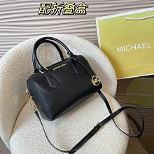 新款上架MK包（折疊禮盒）MK Emilia手提包材質耐造耐磨設計簡約 包身輕便日常造不心疼黑色萬年長青款上身酷時髦！尺寸27.21明星大牌同款包包 歷史價格詳細信息