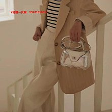 高級感銀色小包包2023新款時尚女士圓筒枕頭包夏季質感寬帶斜揹包 歷史價格詳細信息