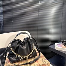 新款上架loe羅家包真的好好看拼色帆布有一種流浪的藝術家的感覺還可以斜挎的小個子女孩子也hold住~中古包包分享|羅 意威中古 34 32cm明星大牌同款包妖 歷史價格詳細信息