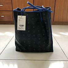 MCM Visetos M Logo Round Bag Charm Keychain White 歷史價格詳細信息