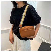 【Anna’ Box】韓版百搭大容量簡約感設計單肩斜背防水小包(共3色) ---- 「預購中」 歷史價格詳細信息