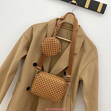 女生包包 女士包 2023新潮款小包 時尚休閒包 褶皺斜挎相機包 單肩包 斜背包 歷史價格詳細信息