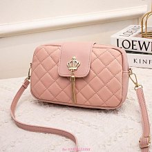 【 皇冠菱格鉚釘側背 斜背手提  4色 A839】時尚優雅皮質 緻五金另有售後背 皮夾 寶來小舖 歷史價格詳細信息