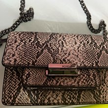 ［全新］NET 包包 黑色 V型轉扭 側包 側背包 斜背 全新 小方包 氣質 小包包 百搭 女士 掀蓋式 歷史價格詳細信息