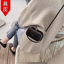 《新年紅》今年流行一整套穿搭女早秋薄款休閑針織開衫背心短裙三件套裝 歷史價格詳細信息