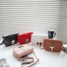 李現小方包2023新款亮皮女包高級單肩斜挎小盒子包棕色豆腐包 歷史價格詳細信息