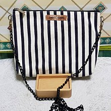 經典款肩背包 USB功能斜背包 媽媽包  手提包Colorland台灣總代理-雪倫小舖 歷史價格詳細信息