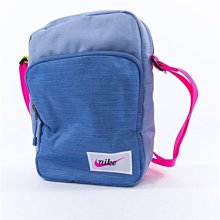 Nike藍側肩背、手提運動圓筒包 歷史價格詳細信息