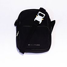 ALYX 精工鎖扣機能小挎包 潮人必備款 歷史價格詳細信息