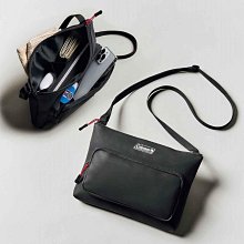 ☆Juicy☆日本雜誌附錄 潮牌 SHAKA  托特包 斜揹包 肩背包 單肩包 側背包 小方包 收納袋 盥洗包 日雜包 2530 歷史價格詳細信息