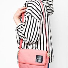 日貨特價*日本樂天國民 郵差包休閒外出包旅遊包爸爸包 大尺寸 酒紅色 歷史價格詳細信息