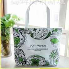 潮女必備日本 HELLO KITTY手提肩揹防水旅行包   賣枚紅色媽媽包 運動背包 歷史價格詳細信息