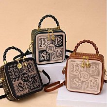 新款輕奢刺繡聚攏立體杯甜美性感網紗邊日系可愛文胸套裝內褲女士 歷史價格詳細信息