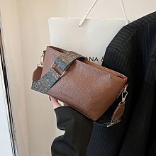 高級感 複古 小包包 女 2024新款 流行 休閒 百搭 斜挎包 高顔值 簡約 手提包-李李 韓國女裝 歷史價格詳細信息