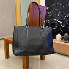 【COACH】肩背腋下包/半月包（草莓/黑） 歷史價格詳細信息