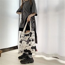 女生包包 日本原宿時尚紅血絲眼球眼珠恐怖動漫帆布包單肩大包手提黑白包 歷史價格詳細信息